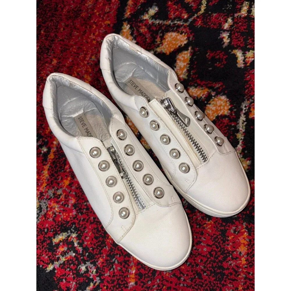 Steve Madden White Peal Sneakers - Size 8